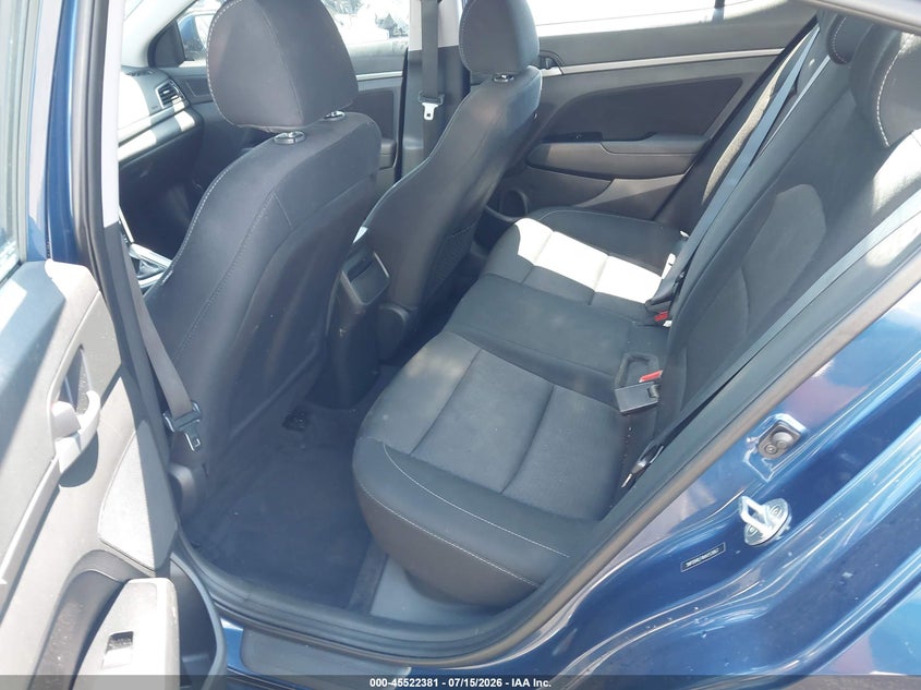 2017 HYUNDAI ELANTRA auction photo 8