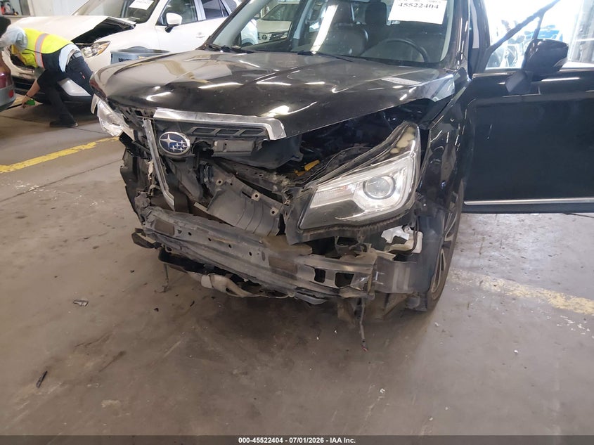 2017 SUBARU FORESTER auction photo 6