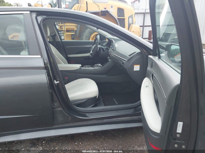 2021 HYUNDAI SONATA auction photo 5