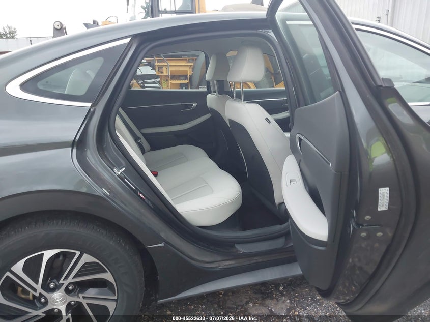 2021 HYUNDAI SONATA auction photo 8