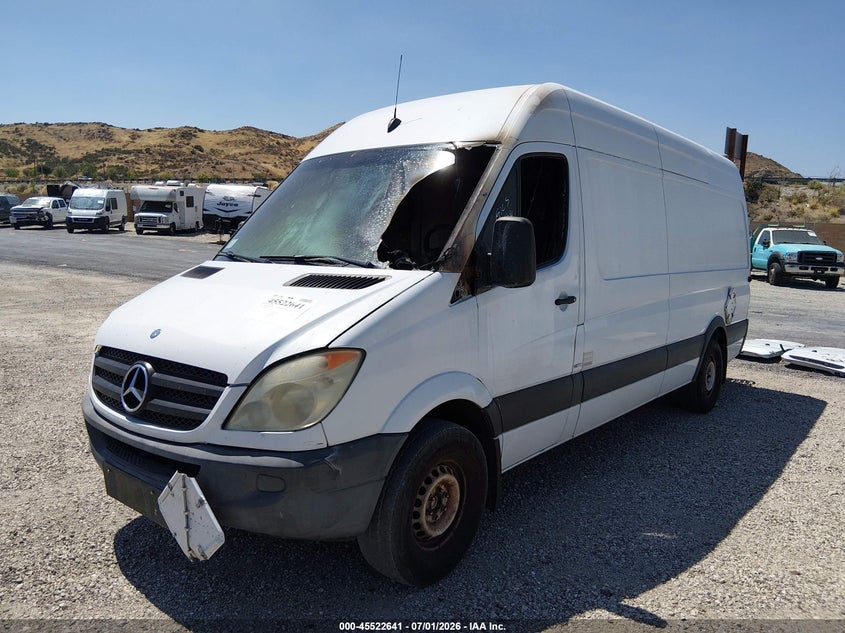 2011 MERCEDES-BENZ SPRINTER 2500 auction photo 2