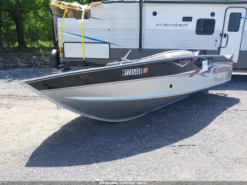 2005 ALUMACRAFT 18' auction photo 2