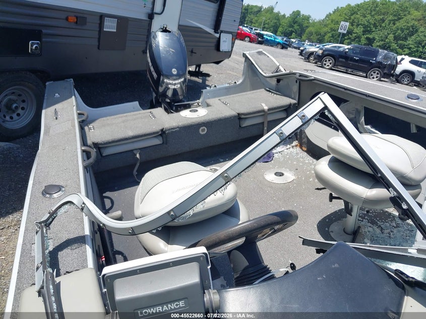 2005 ALUMACRAFT 18' auction photo 8