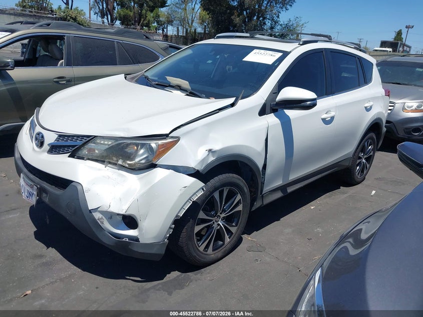2015 Toyota RAV 4, Left Front, IAAI, VIN 2T3YFREV7FW190751 — photo 2
