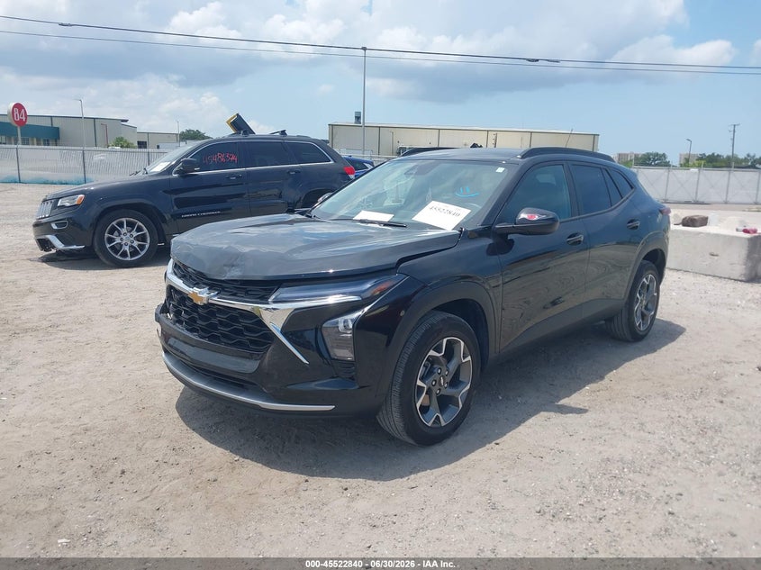 2025 CHEVROLET TRAX auction photo 2