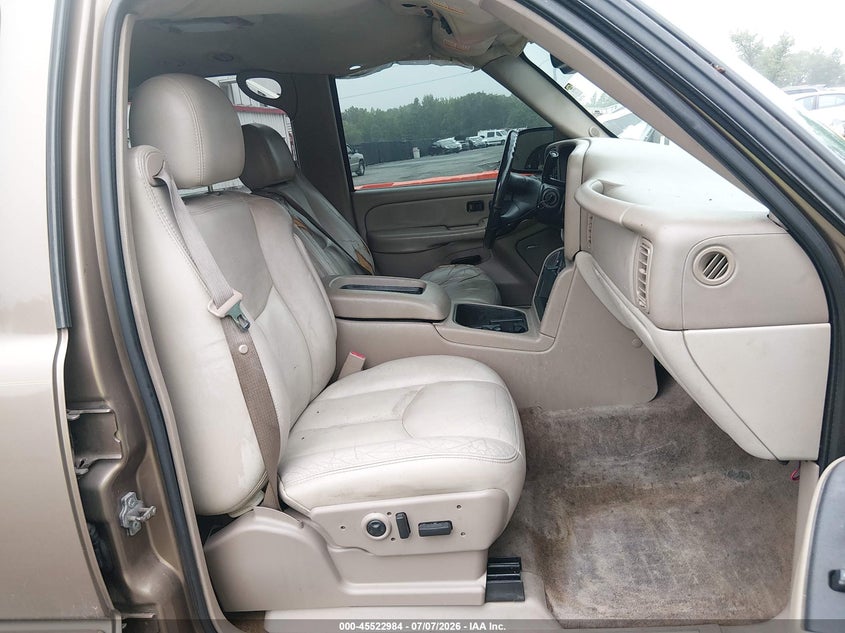 2004 CHEVROLET SUBURBAN 1500 auction photo 5