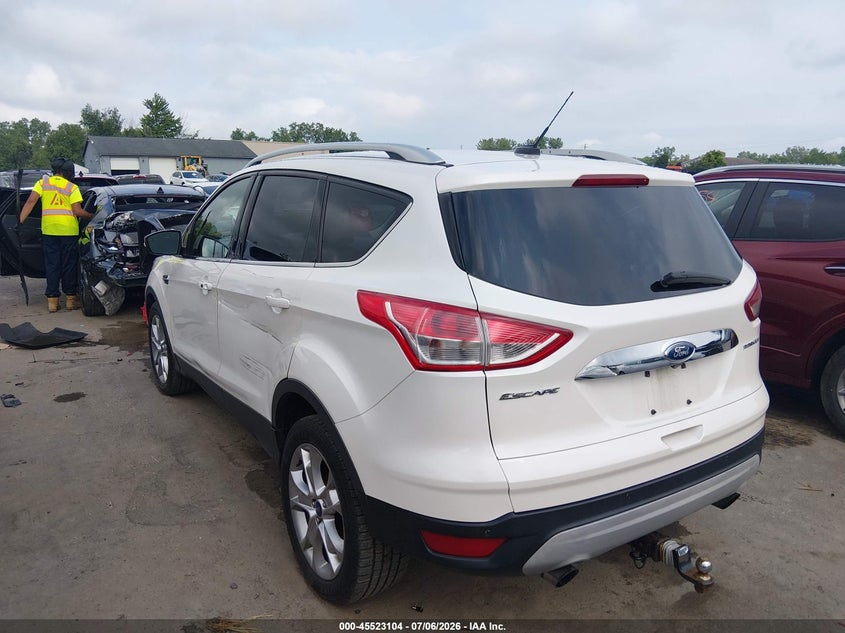 Vin: 1fmcu9j92fua16720, lot: 46021320, ford escape titanium 20153