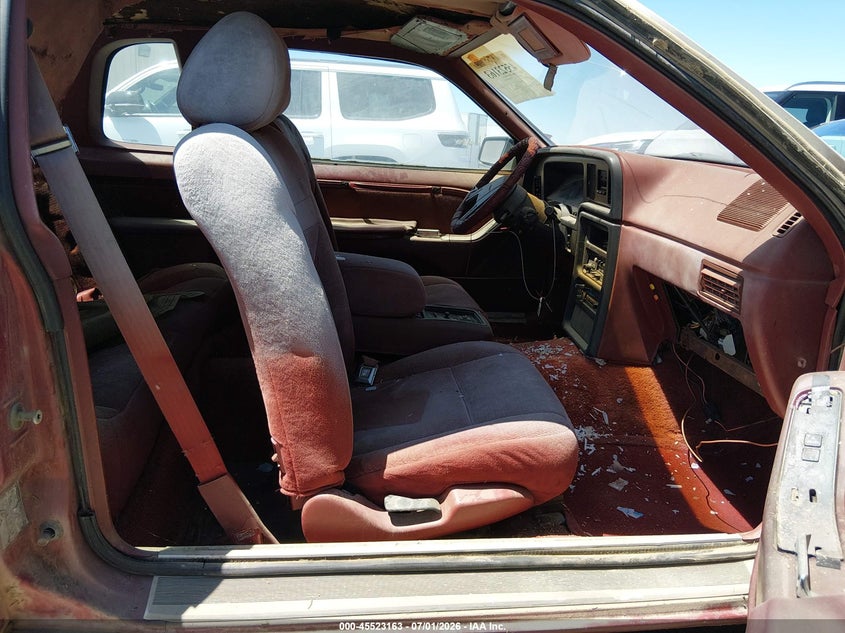 1985 FORD THUNDERBIRD auction photo 5