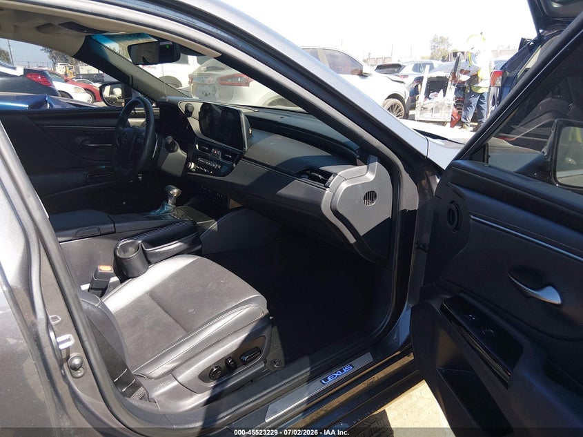 2022 LEXUS ES 300H auction photo 5