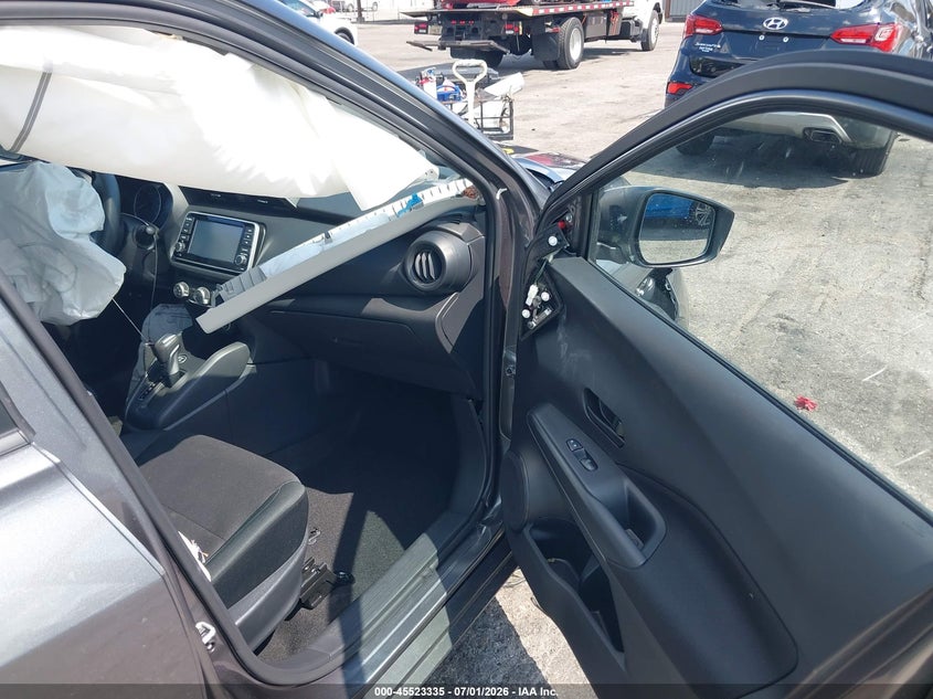 2025 NISSAN KICKS PLAY auction photo 5