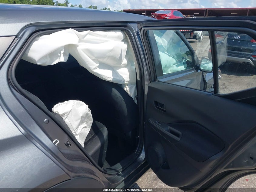 2025 NISSAN KICKS PLAY auction photo 8