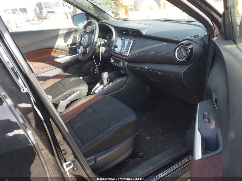 2019 NISSAN KICKS auction photo 5