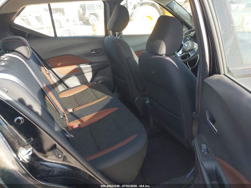 2019 NISSAN KICKS auction photo 8