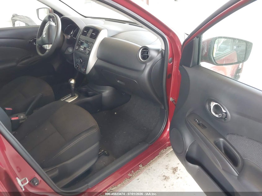 2016 NISSAN VERSA auction photo 5