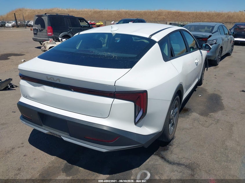 Vin: 3kpft4de2se125302, lot: 46021717, kia k4 lxs 20254