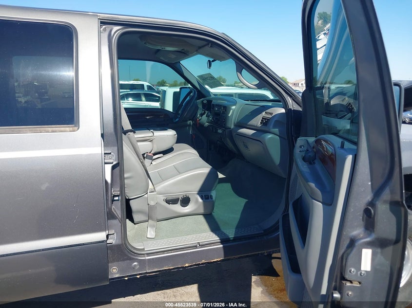 2002 FORD F-250 auction photo 5