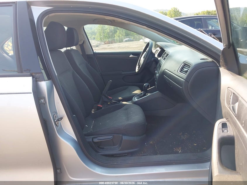 2012 VOLKSWAGEN JETTA auction photo 5