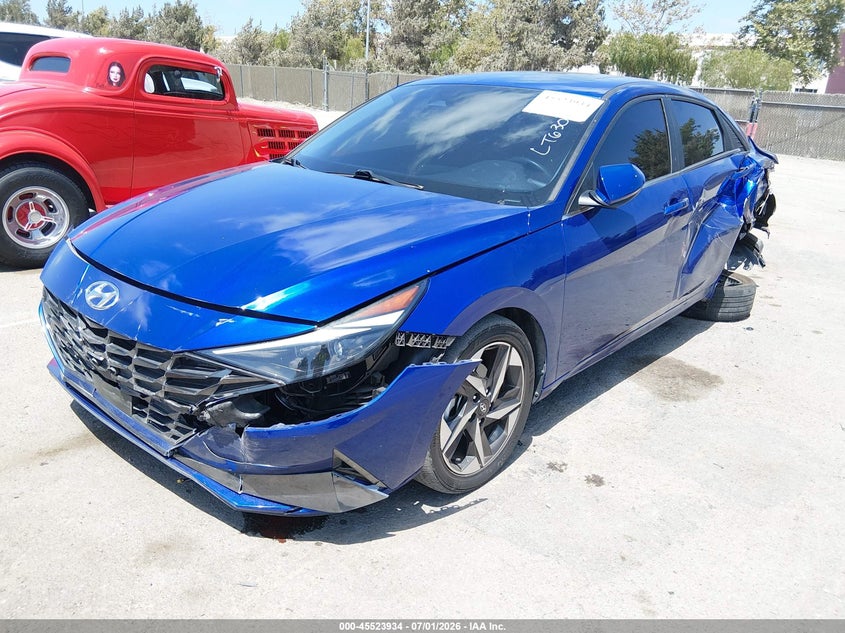 2023 HYUNDAI ELANTRA auction photo 2