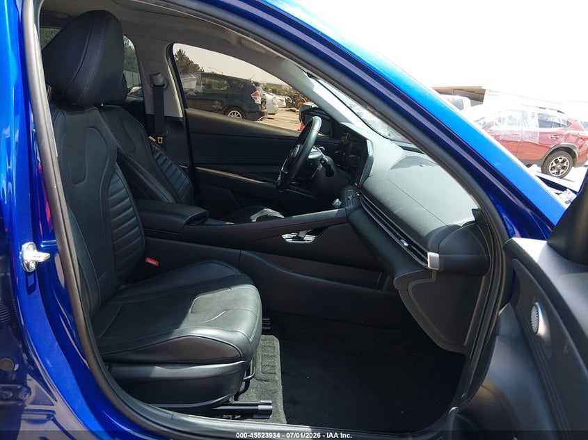 2023 HYUNDAI ELANTRA auction photo 5