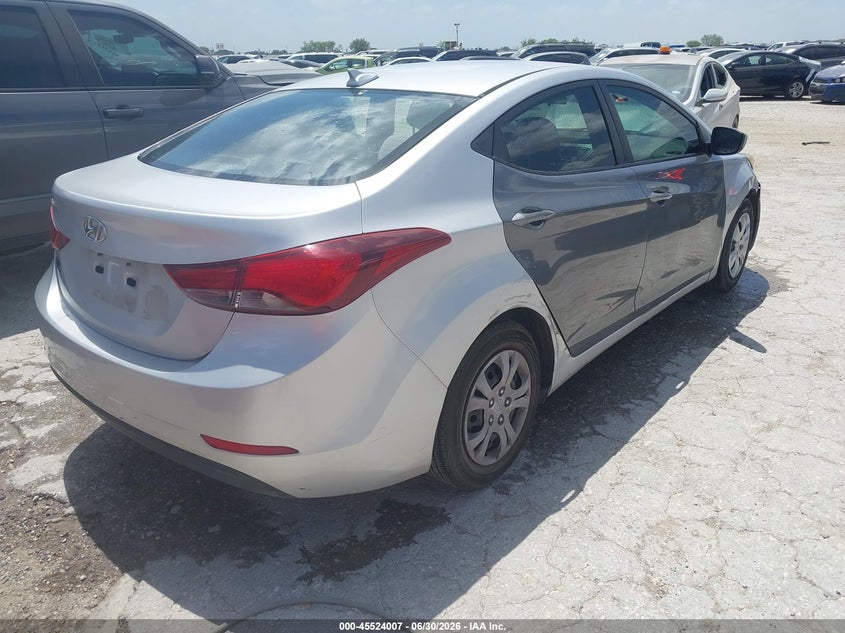 2016 HYUNDAI ELANTRA auction photo 4