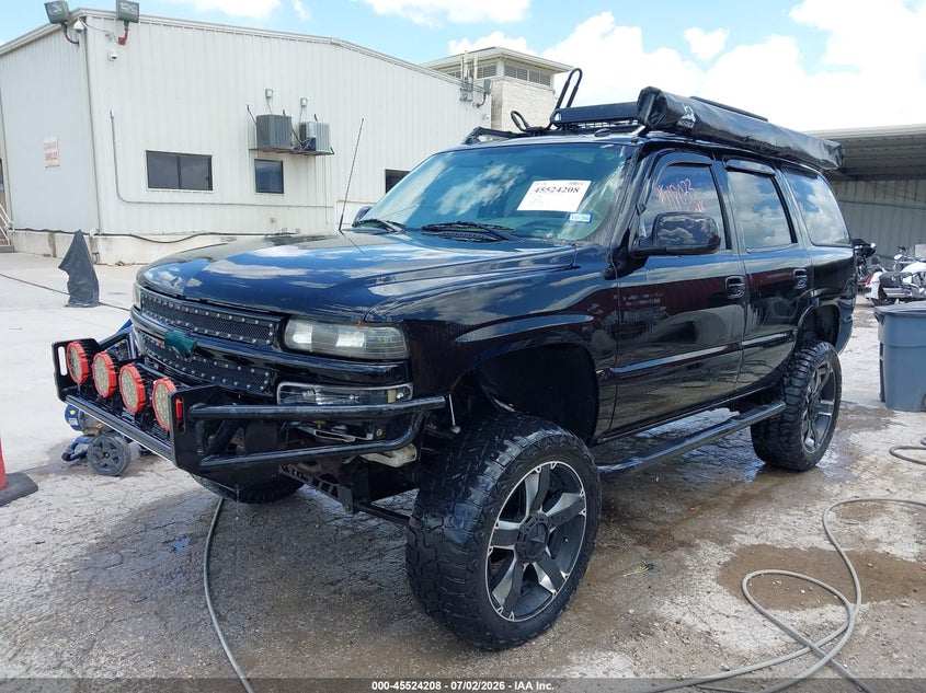 2004 CHEVROLET TAHOE auction photo 2