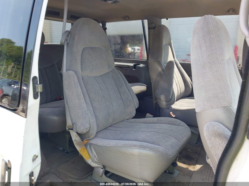 1996 GMC SAFARI auction photo 8