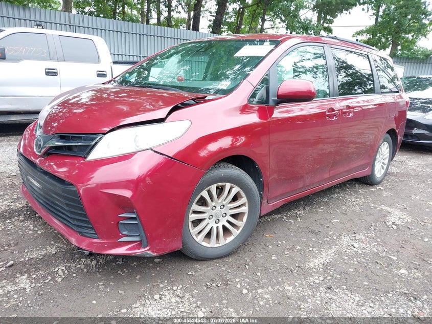2020 TOYOTA SIENNA auction photo 2