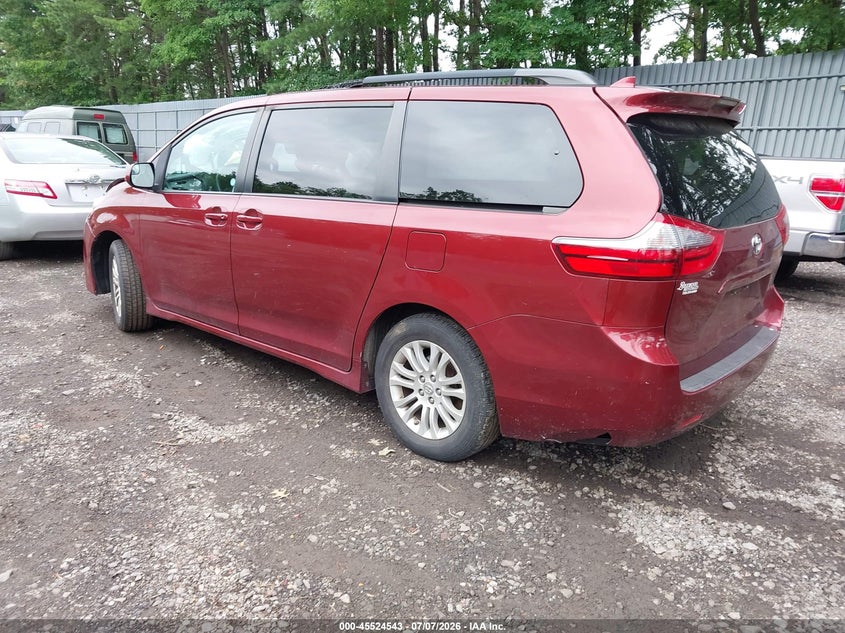 2020 TOYOTA SIENNA auction photo 3