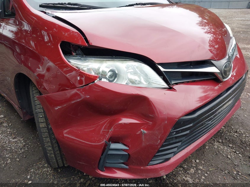 2020 TOYOTA SIENNA auction photo 6