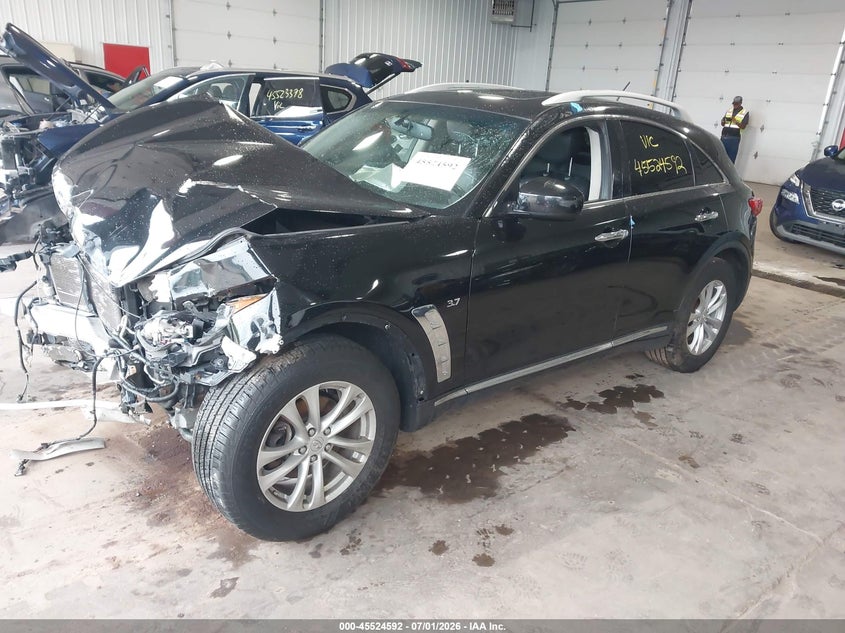 2017 INFINITI QX70 auction photo 2