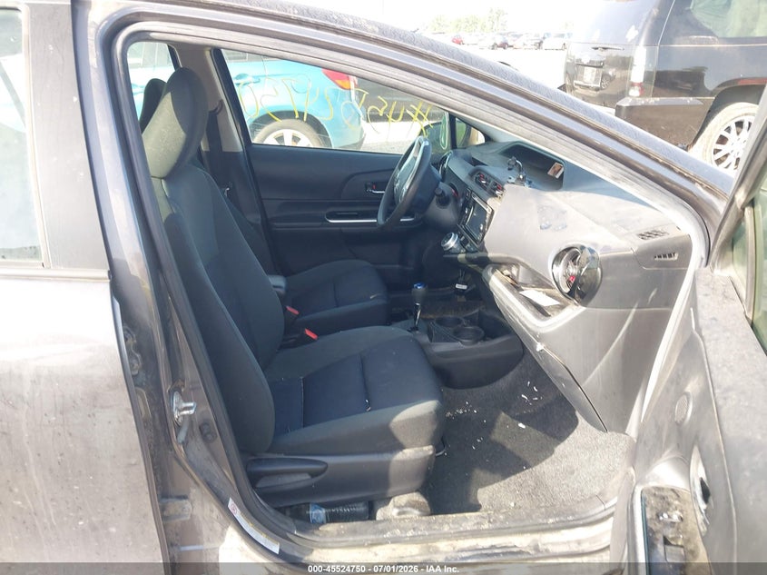2015 TOYOTA PRIUS C auction photo 5