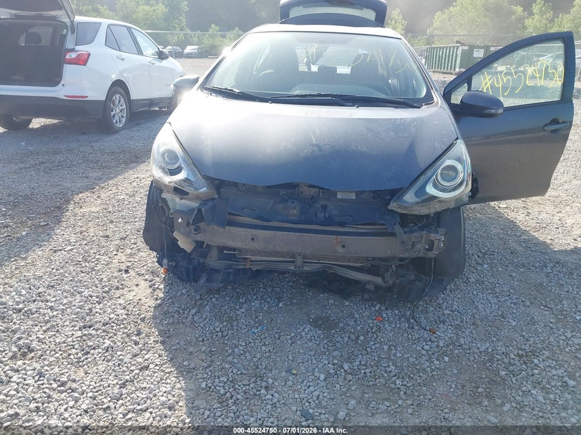 2015 TOYOTA PRIUS C auction photo 6