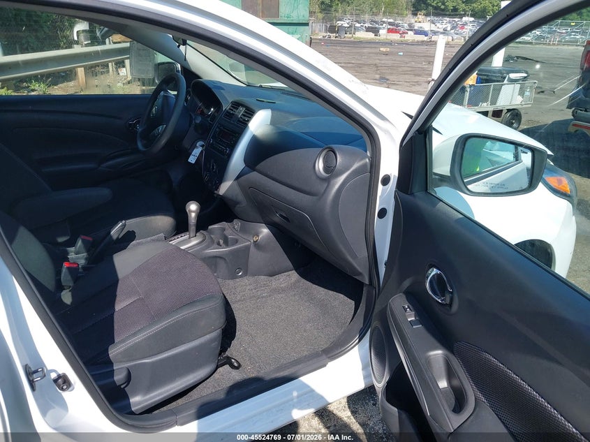 AtlanticExpress - Nissan Versa