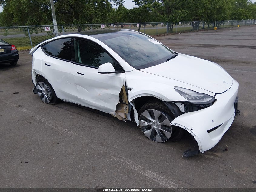 TESLA MODEL Y - zdjęcie 1