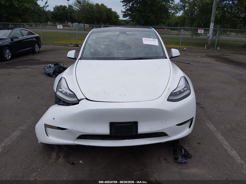 TESLA MODEL Y - zdjęcie 10