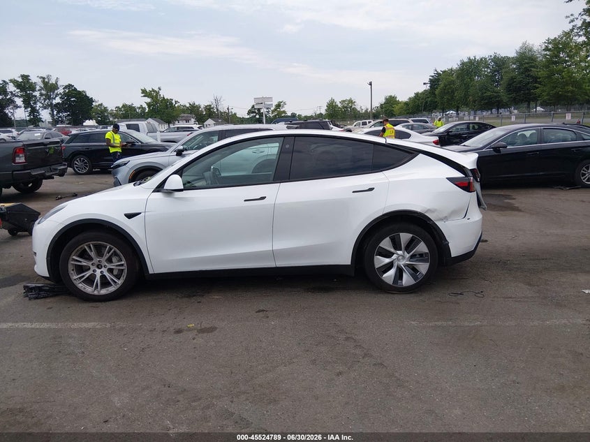 TESLA MODEL Y - zdjęcie 12