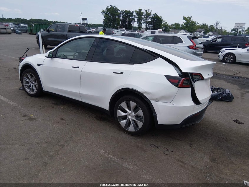 TESLA MODEL Y - zdjęcie 3