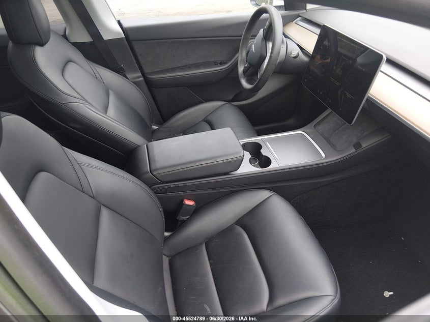 TESLA MODEL Y - zdjęcie 5