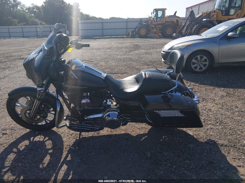 2013 Harley-Davidson Flhx Street Glide VIN: 1HD1KBM14DB693872 Lot: 45525021