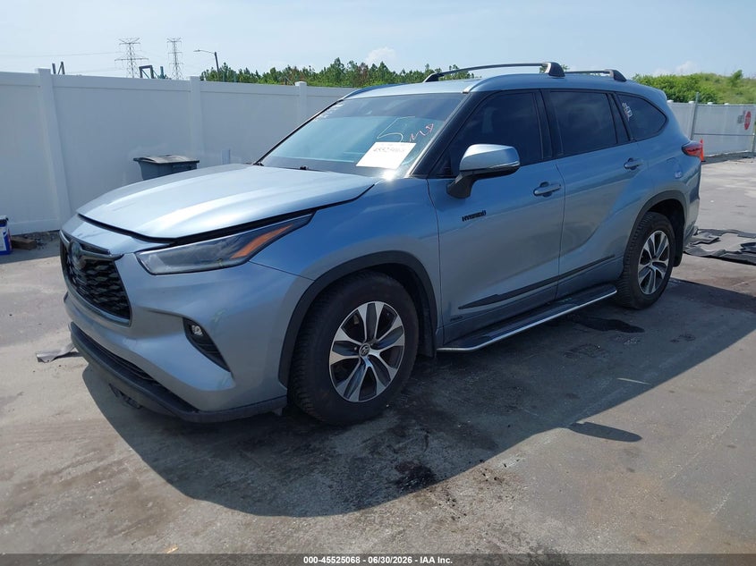 2021 TOYOTA HIGHLANDER auction photo 2