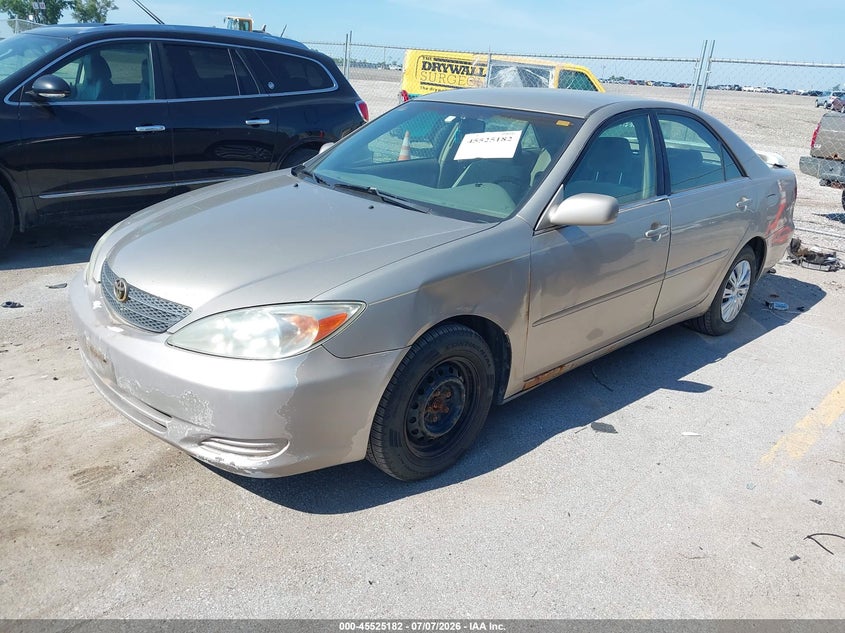 2002 Toyota Camry Le 4T1BE32K02U520314 photo 1