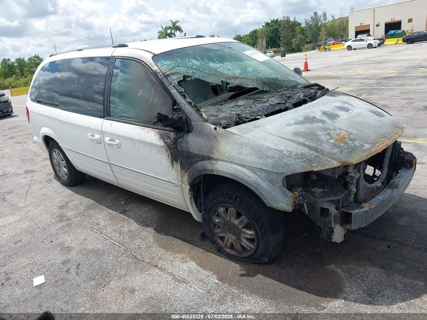 2005 Chrysler Town & Country