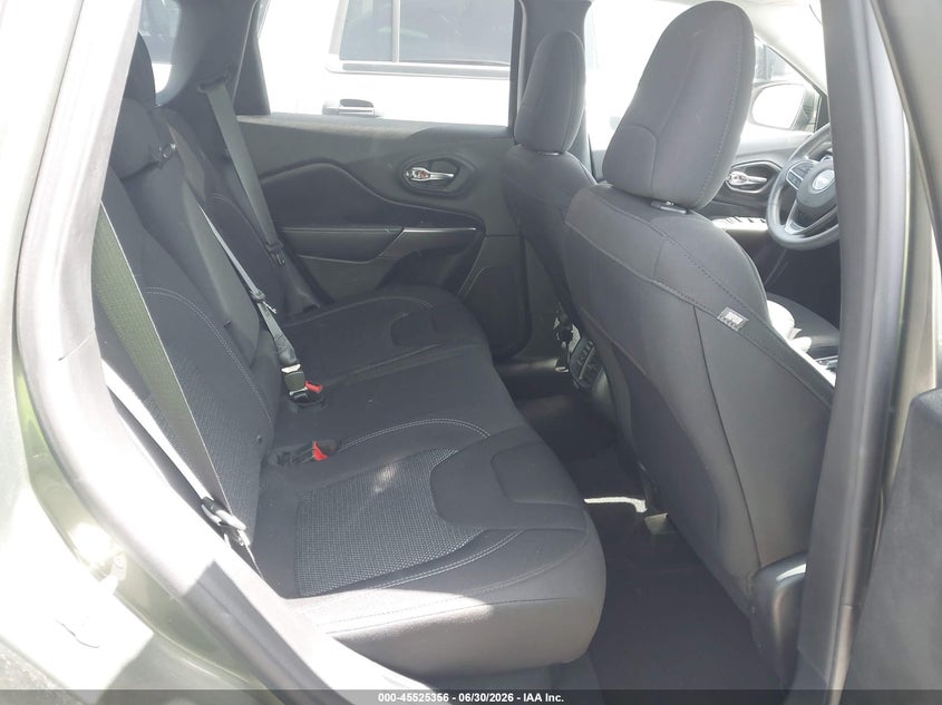 2019 JEEP CHEROKEE auction photo 8