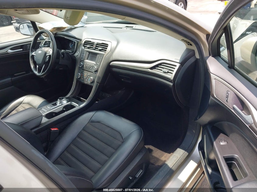 2017 FORD FUSION HYBRID auction photo 5