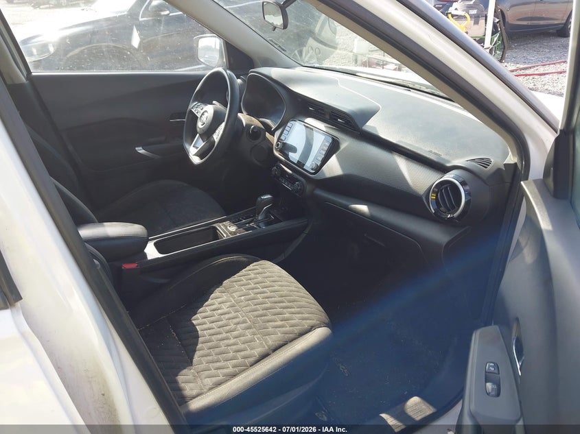 2021 NISSAN KICKS auction photo 5