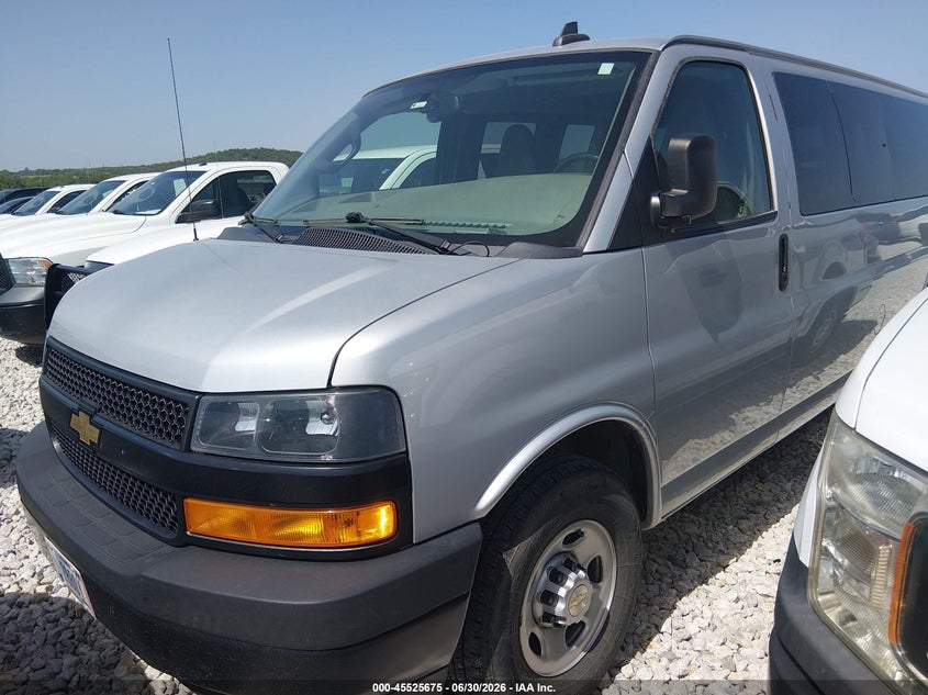 2022 CHEVROLET EXPRESS PASSENGER auction photo 2