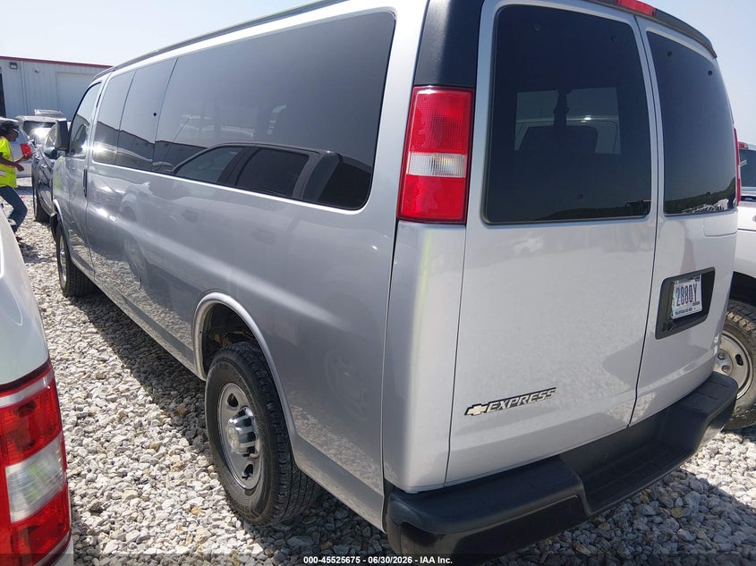 2022 CHEVROLET EXPRESS PASSENGER auction photo 3