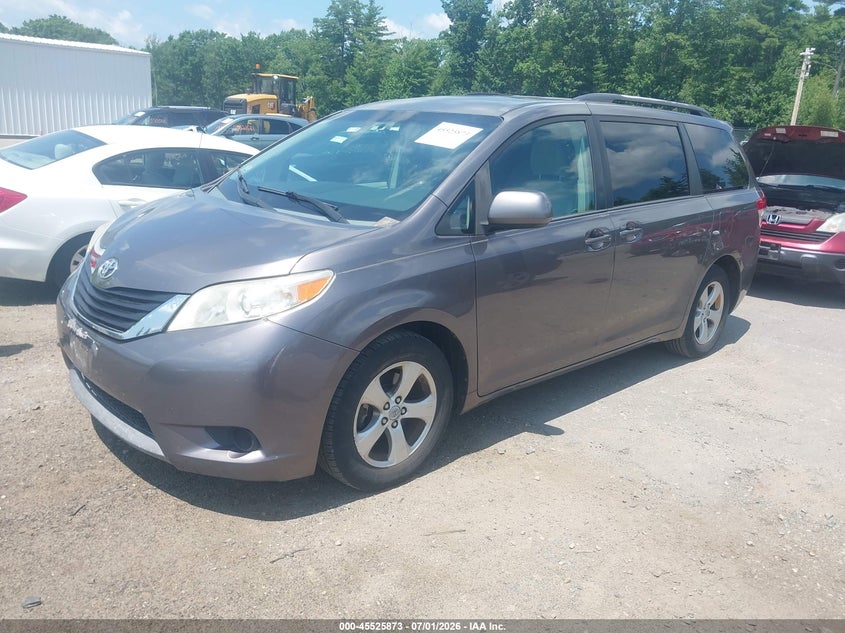 2011 Toyota Sienna Le V6 5TDKK3DC2BS130824 photo 1