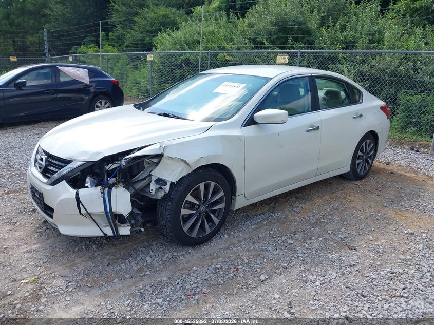 2017 Nissan Altima, Left Front, IAAI, VIN 1N4AL3AP0HC281970 — photo 2
