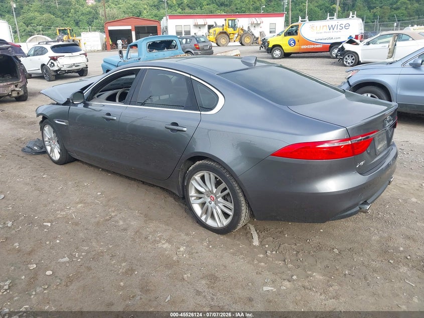 2017 JAGUAR XF auction photo 3